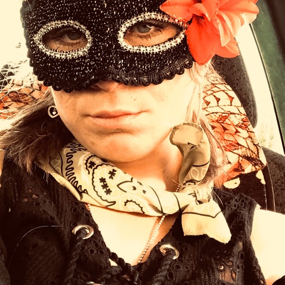 Meet your Posher, Ashmel - Picture 4 of 5